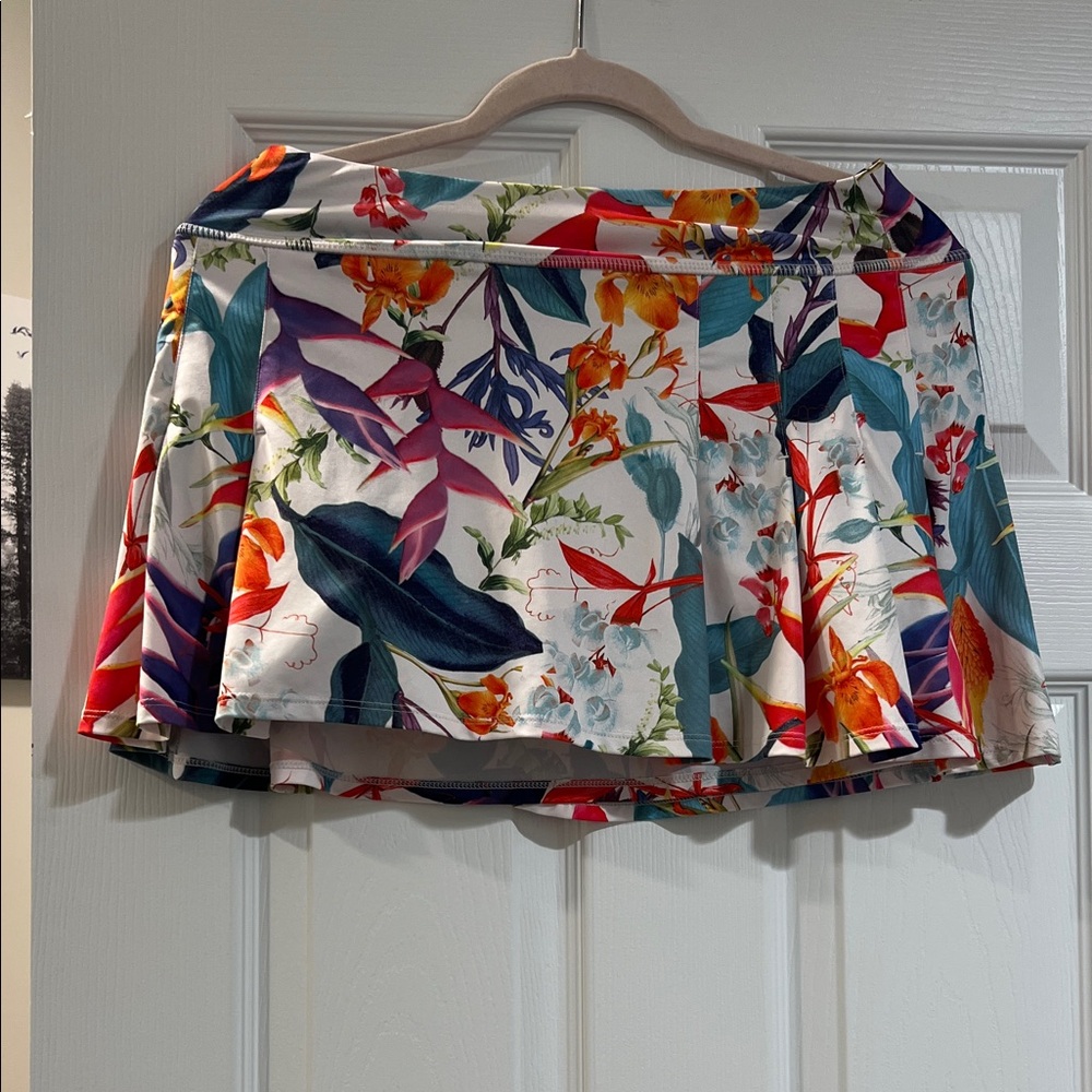 Athleta Vibrant Floral Skort - Picture 6 of 8